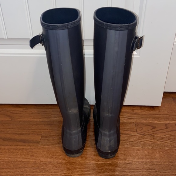 Navy Blue Hunter Rain Boots - Picture 2 of 4